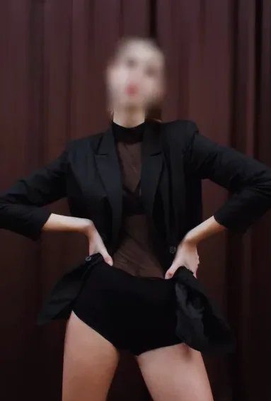 Anna, 31