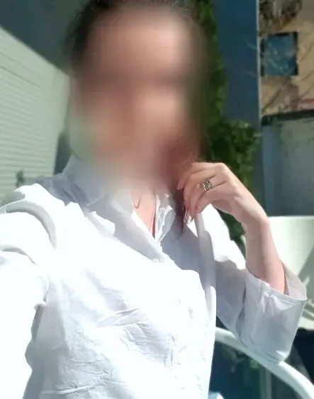 Büsra, 32