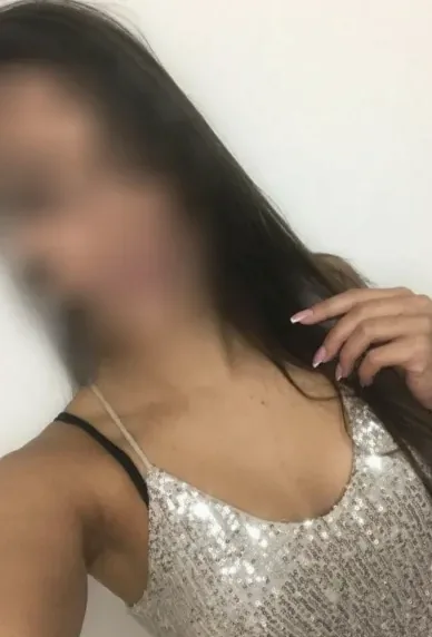 Carla, 24