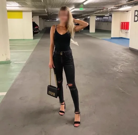 Diana, 21