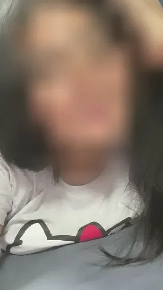 Isabell, 25