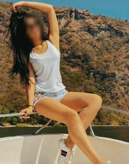 Jana, 27