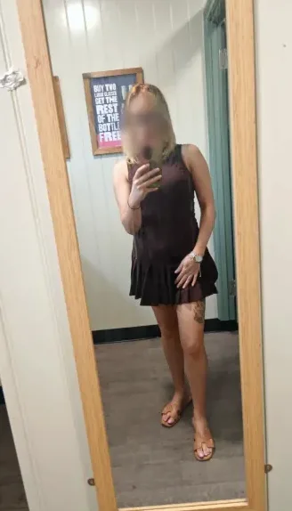 Nina, 36