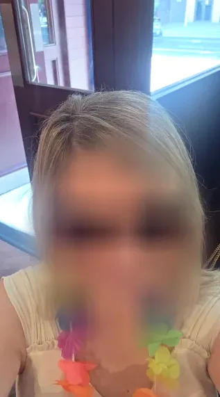 Sarah, 38