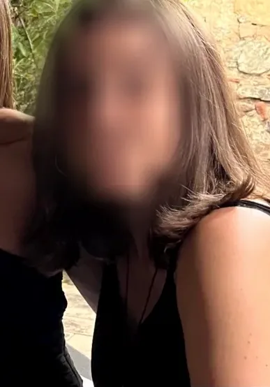Vanessa, 33
