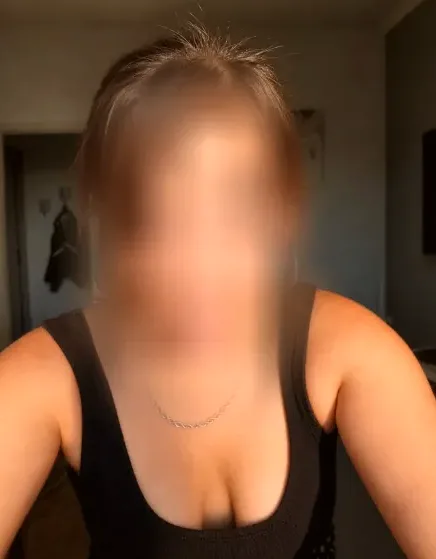 Viktoria, 34