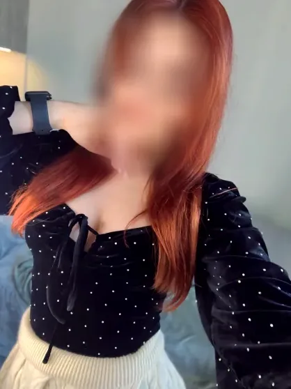 Viktoria, 26